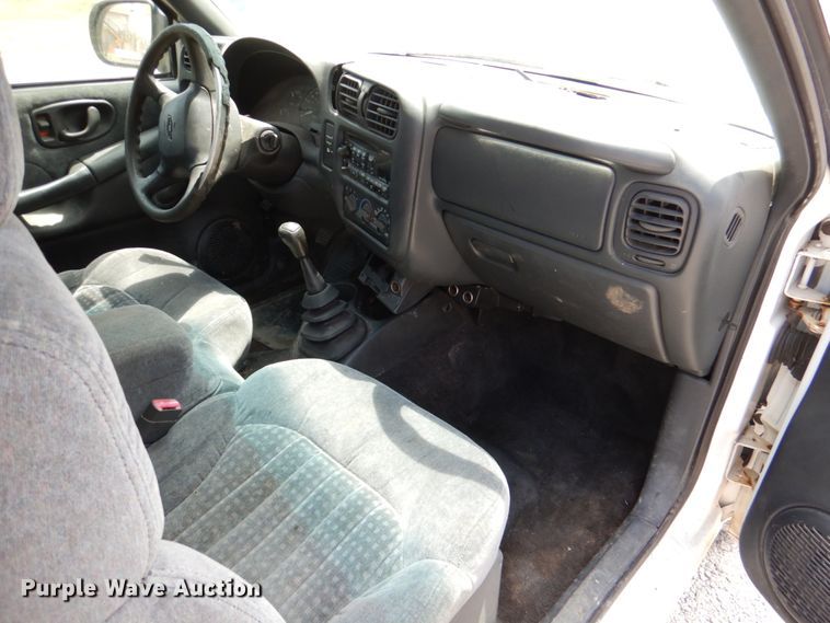 image for item HL9394 2001 Chevrolet S10  pickup truck