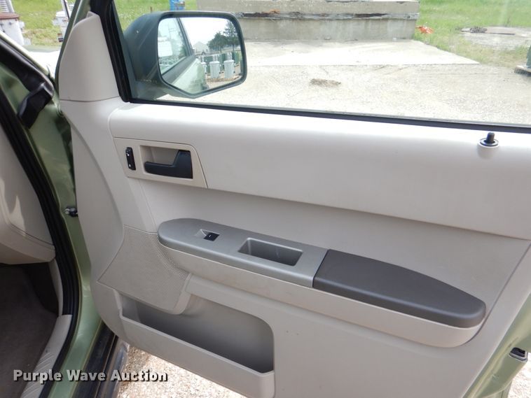 image for item HL9396 2008 Ford Escape Hybrid  SUV