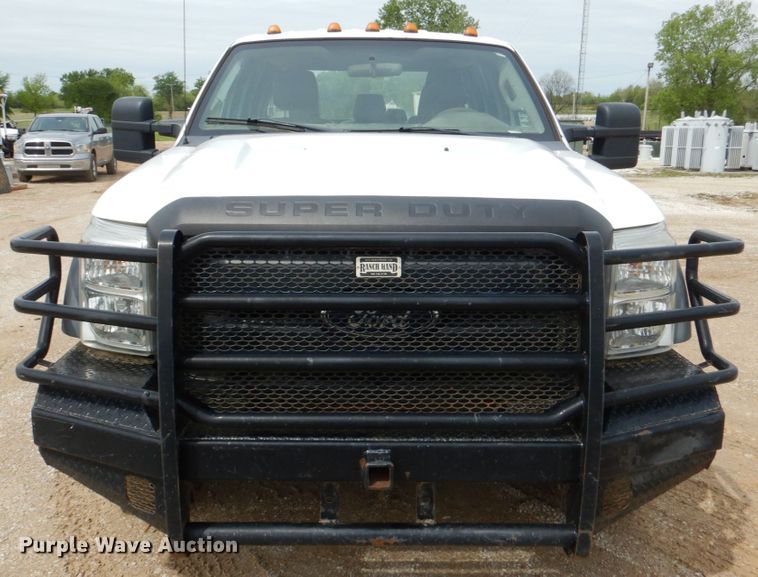 image for item HL9397 2012 Ford F550 Super Duty  Crew Cab truck cab and chassis