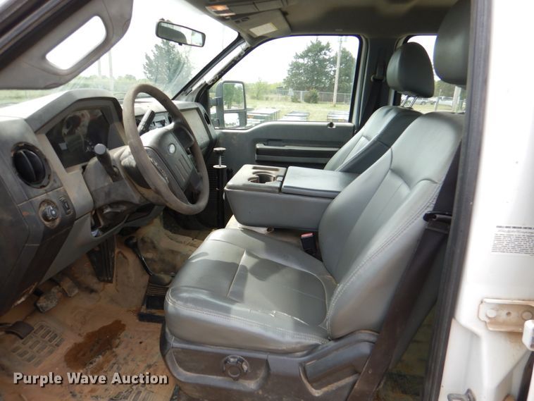 image for item HL9397 2012 Ford F550 Super Duty  Crew Cab truck cab and chassis