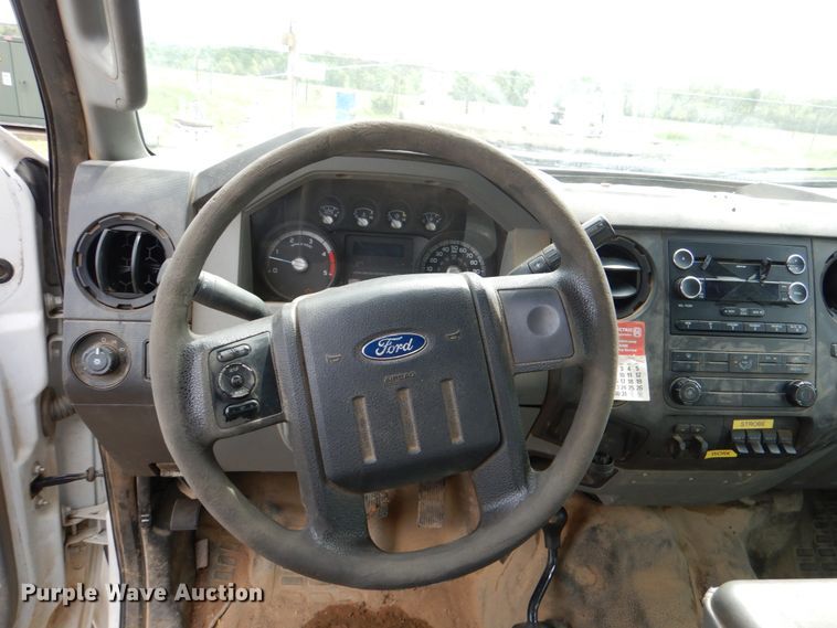 image for item HL9397 2012 Ford F550 Super Duty  Crew Cab truck cab and chassis