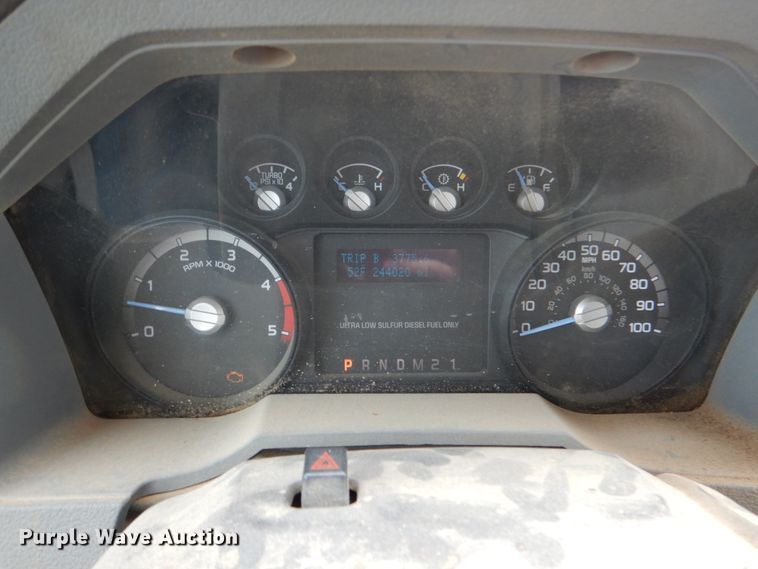 image for item HL9397 2012 Ford F550 Super Duty  Crew Cab truck cab and chassis