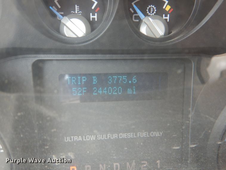 image for item HL9397 2012 Ford F550 Super Duty  Crew Cab truck cab and chassis