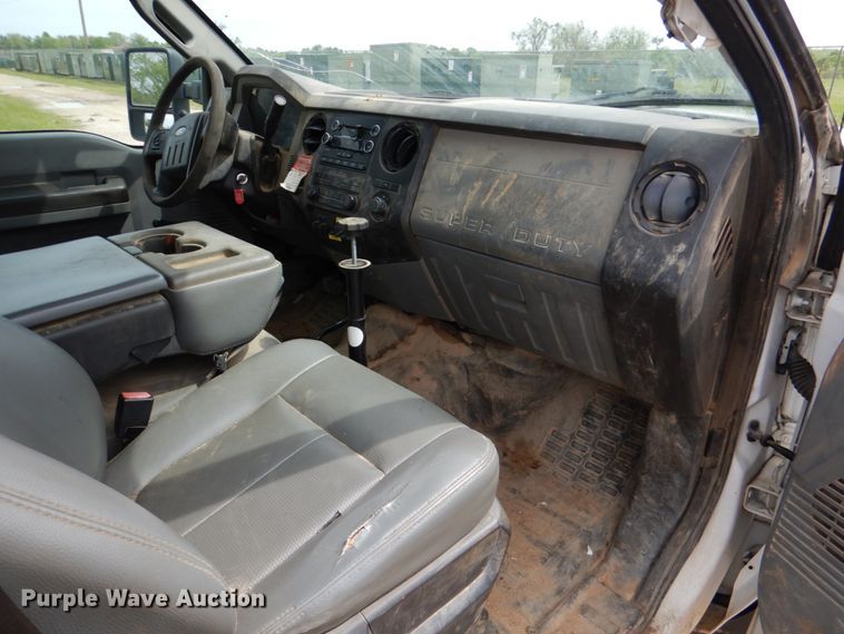 image for item HL9397 2012 Ford F550 Super Duty  Crew Cab truck cab and chassis