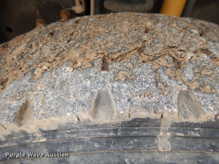 image for item HL9397 2012 Ford F550 Super Duty  Crew Cab truck cab and chassis