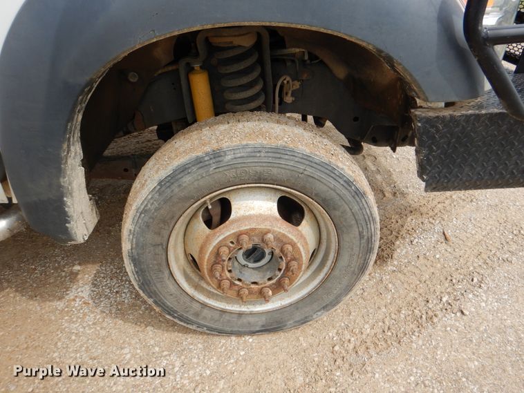 image for item HL9397 2012 Ford F550 Super Duty  Crew Cab truck cab and chassis