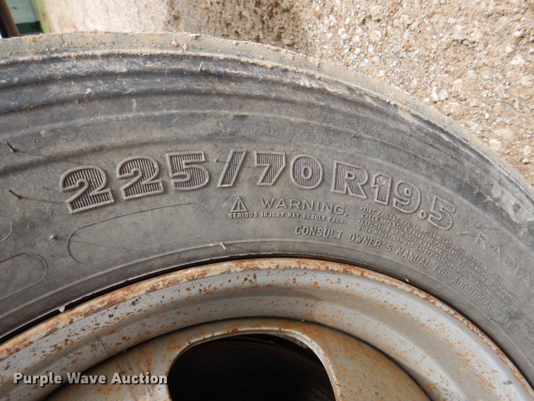 image for item HL9397 2012 Ford F550 Super Duty  Crew Cab truck cab and chassis