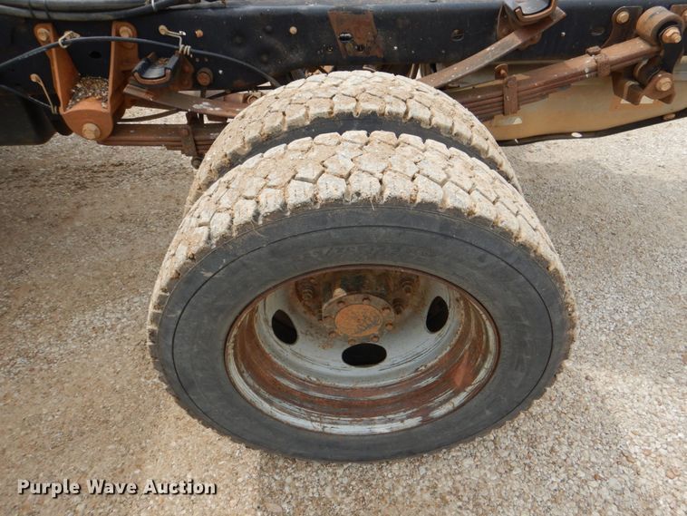 image for item HL9397 2012 Ford F550 Super Duty  Crew Cab truck cab and chassis