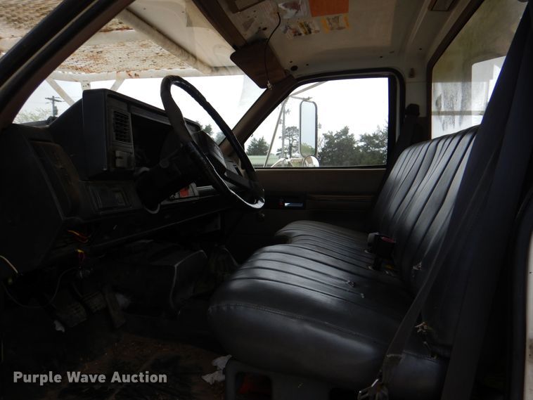 image for item HL9400 1999 GMC C7500  forestry bucket truck