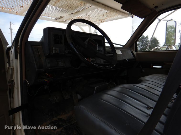 image for item HL9400 1999 GMC C7500  forestry bucket truck