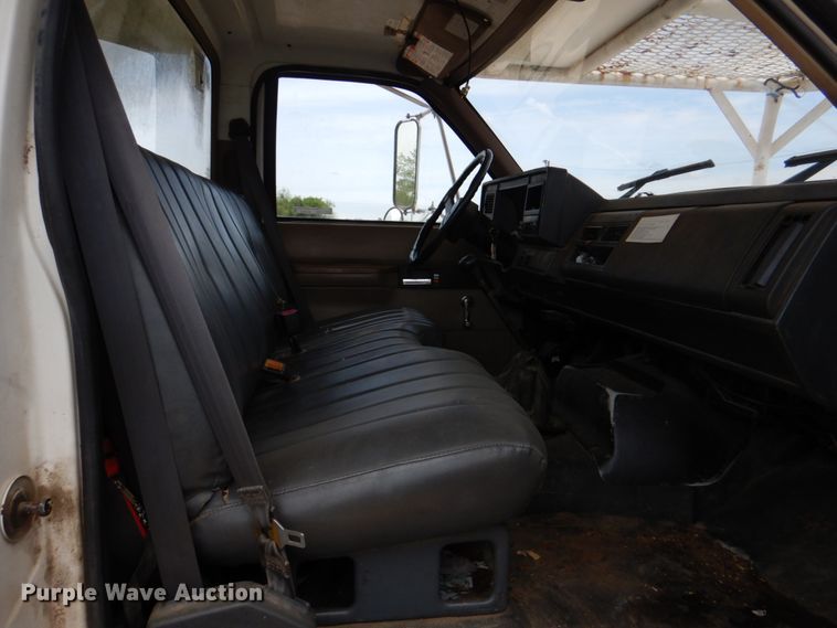 image for item HL9400 1999 GMC C7500  forestry bucket truck