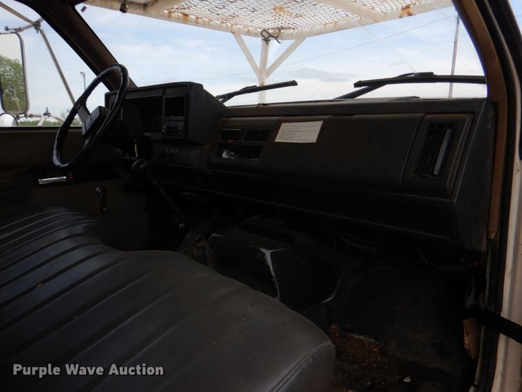 image for item HL9400 1999 GMC C7500  forestry bucket truck