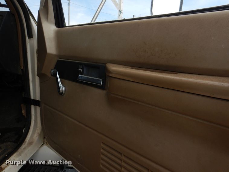 image for item HL9400 1999 GMC C7500  forestry bucket truck