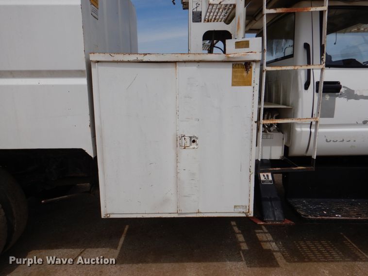 image for item HL9400 1999 GMC C7500  forestry bucket truck