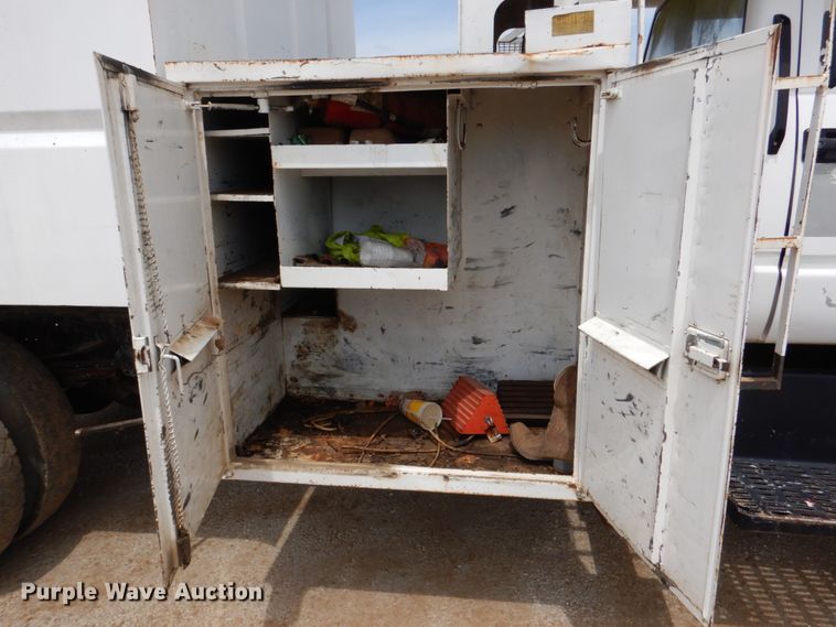 image for item HL9400 1999 GMC C7500  forestry bucket truck