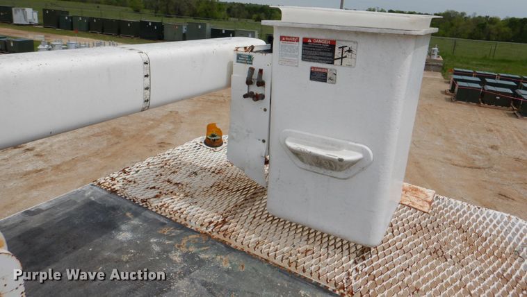 image for item HL9400 1999 GMC C7500  forestry bucket truck