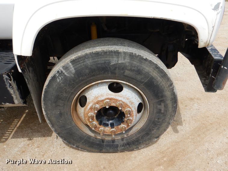 image for item HL9400 1999 GMC C7500  forestry bucket truck