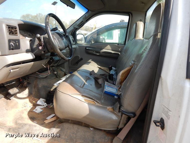 image for item HO9341 2001 Ford F450  utility/service truck