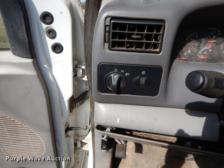 image for item HO9341 2001 Ford F450  utility/service truck