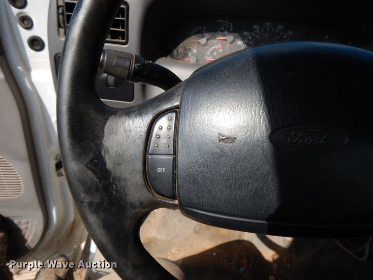 image for item HO9341 2001 Ford F450  utility/service truck