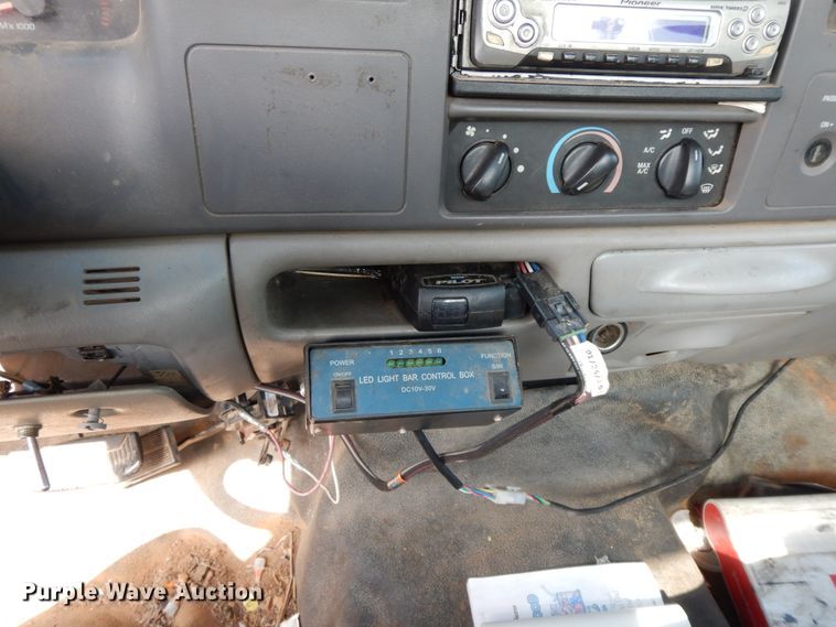 image for item HO9341 2001 Ford F450  utility/service truck