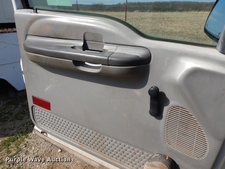 image for item HO9341 2001 Ford F450  utility/service truck