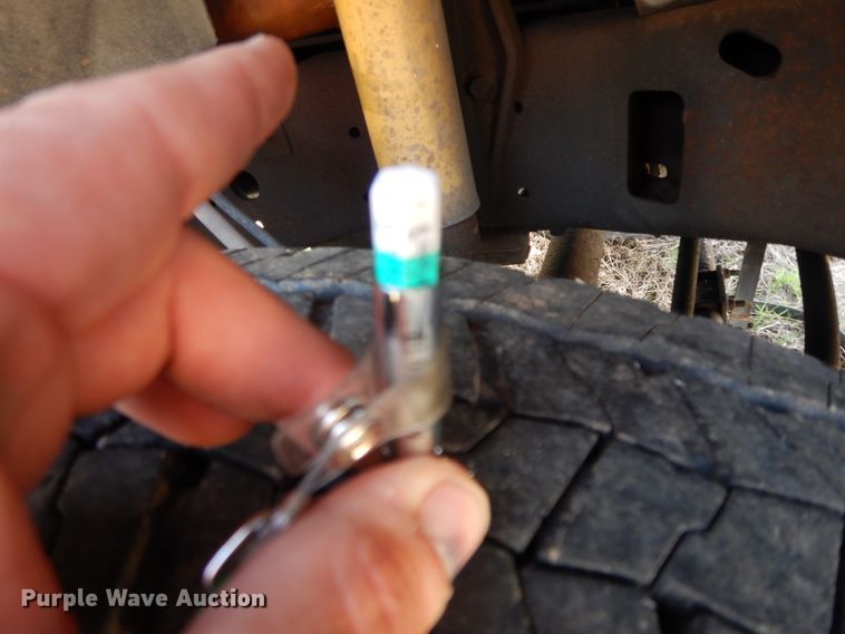 image for item HO9341 2001 Ford F450  utility/service truck