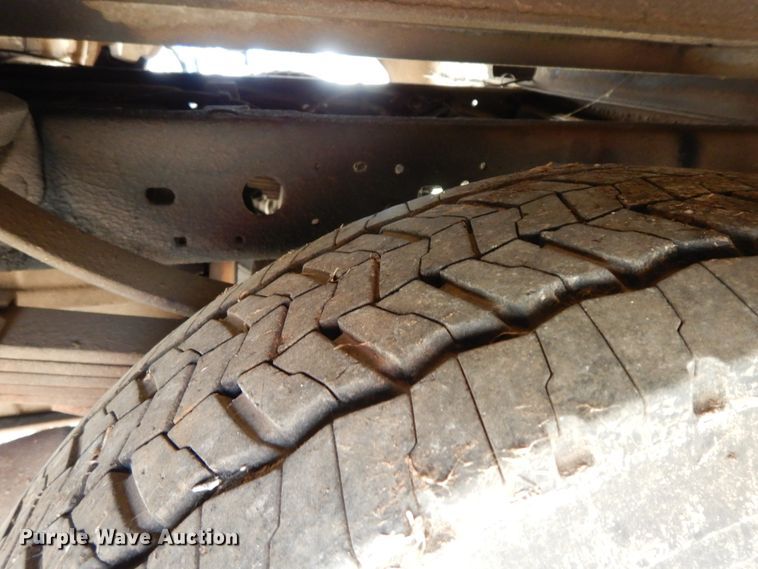 image for item HO9341 2001 Ford F450  utility/service truck