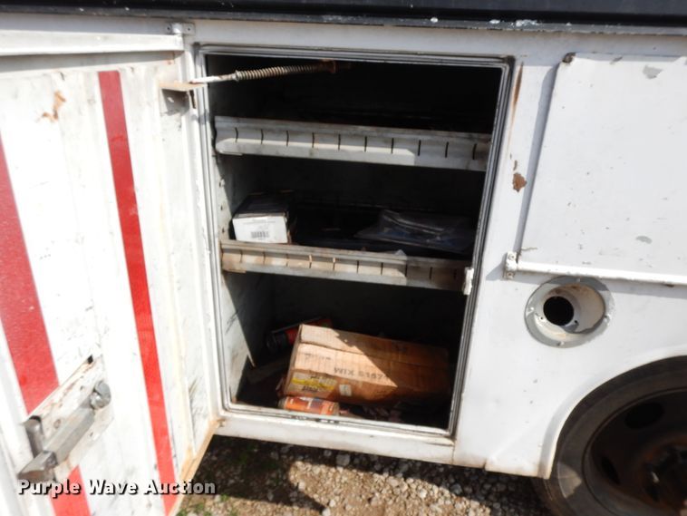 image for item HO9341 2001 Ford F450  utility/service truck