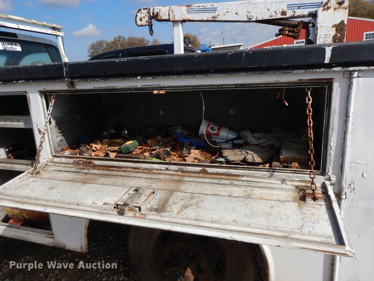 image for item HO9341 2001 Ford F450  utility/service truck