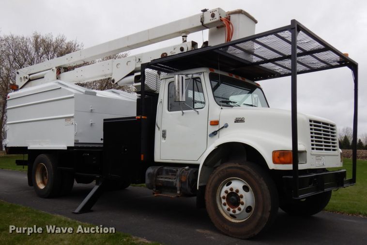 image for item HR9196 1997 International 4700  forestry bucket truck