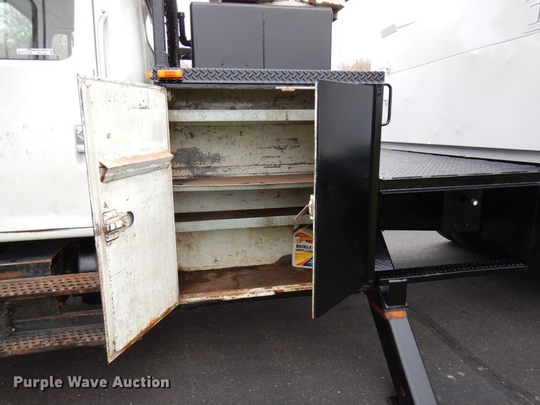 image for item HR9196 1997 International 4700  forestry bucket truck