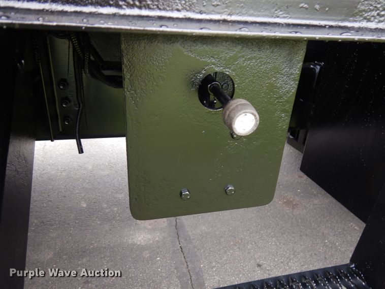 image for item HR9196 1997 International 4700  forestry bucket truck