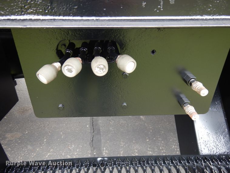 image for item HR9196 1997 International 4700  forestry bucket truck