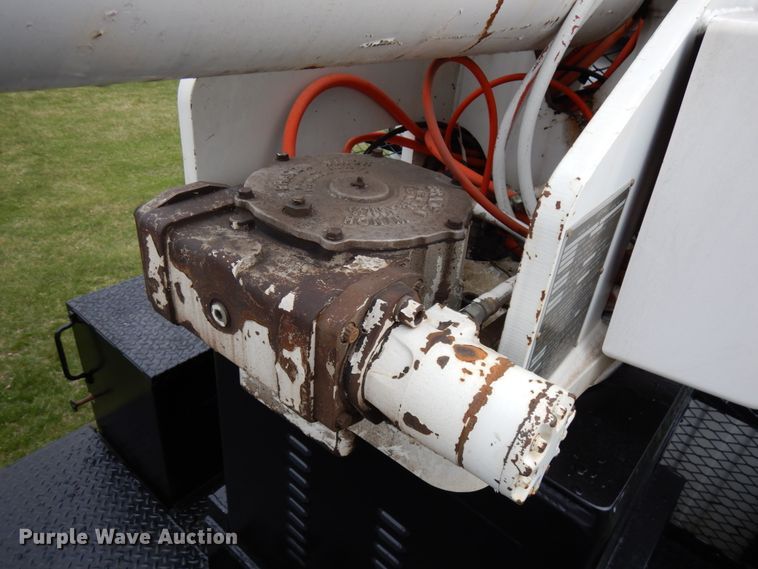 image for item HR9196 1997 International 4700  forestry bucket truck