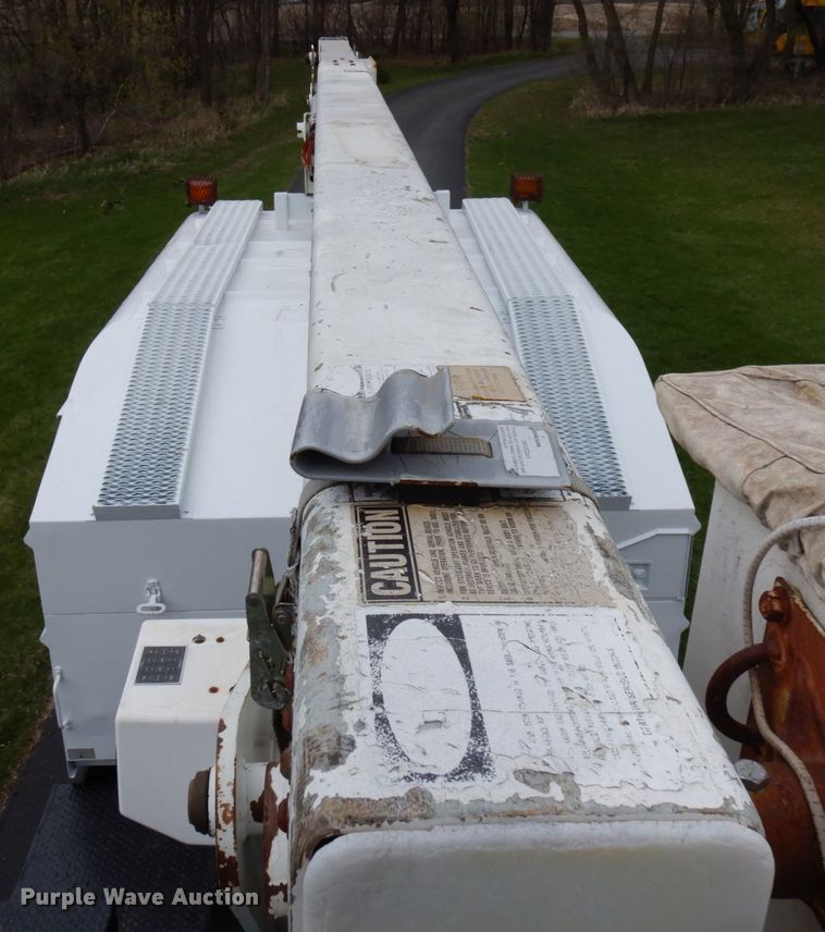 image for item HR9196 1997 International 4700  forestry bucket truck