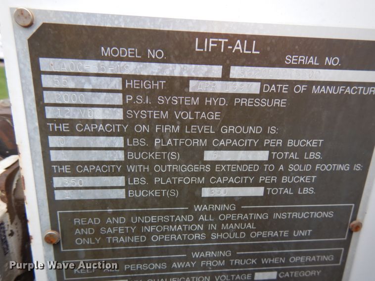 image for item HR9196 1997 International 4700  forestry bucket truck