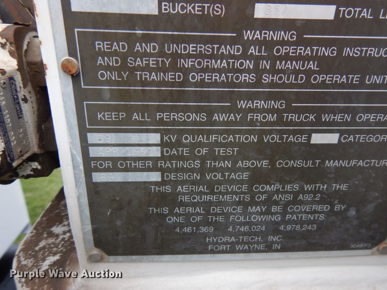 image for item HR9196 1997 International 4700  forestry bucket truck