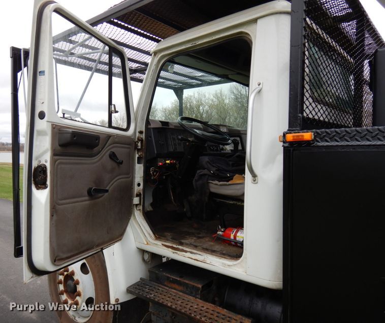 image for item HR9196 1997 International 4700  forestry bucket truck