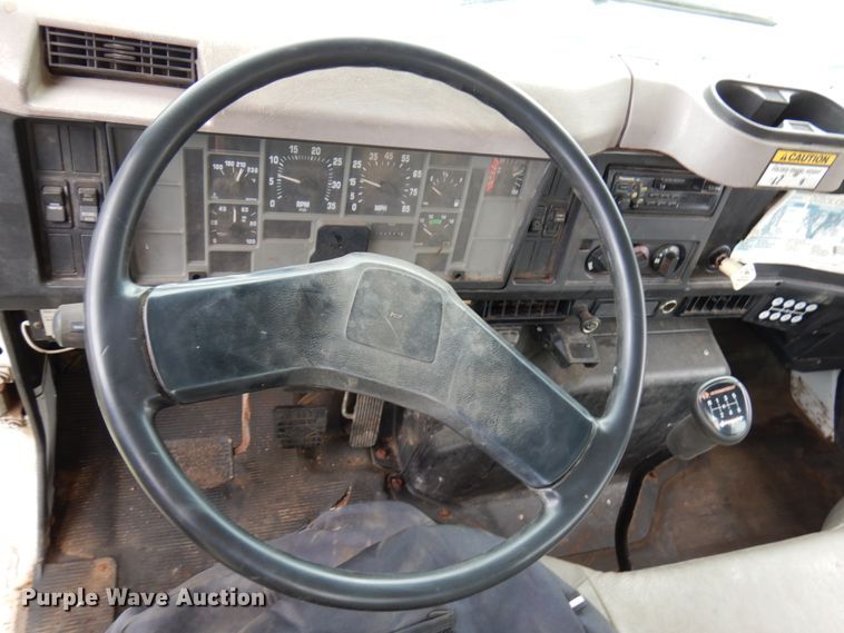 image for item HR9196 1997 International 4700  forestry bucket truck