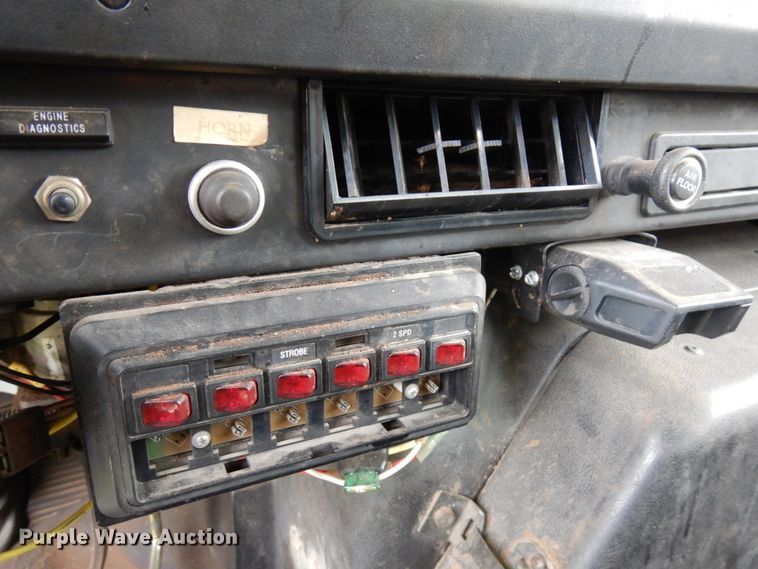 image for item HR9196 1997 International 4700  forestry bucket truck