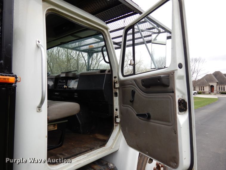 image for item HR9196 1997 International 4700  forestry bucket truck