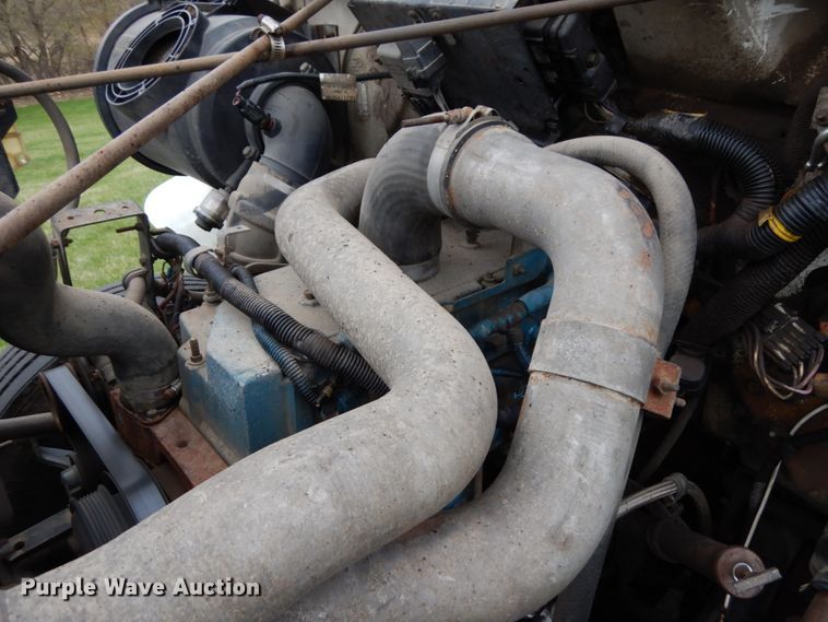 image for item HR9196 1997 International 4700  forestry bucket truck