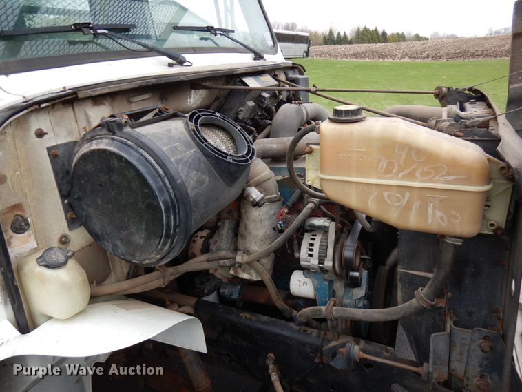 image for item HR9196 1997 International 4700  forestry bucket truck