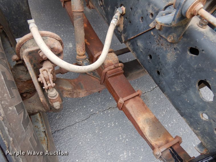 image for item HR9196 1997 International 4700  forestry bucket truck