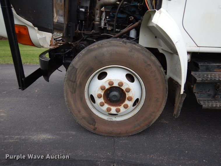 image for item HR9196 1997 International 4700  forestry bucket truck