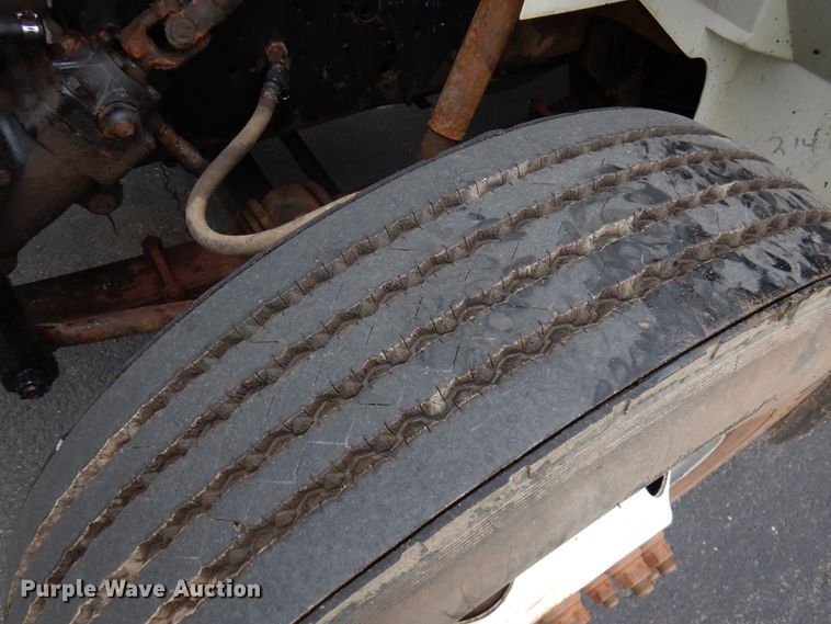 image for item HR9196 1997 International 4700  forestry bucket truck