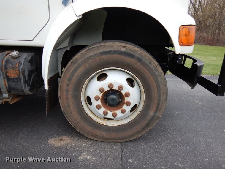 image for item HR9196 1997 International 4700  forestry bucket truck