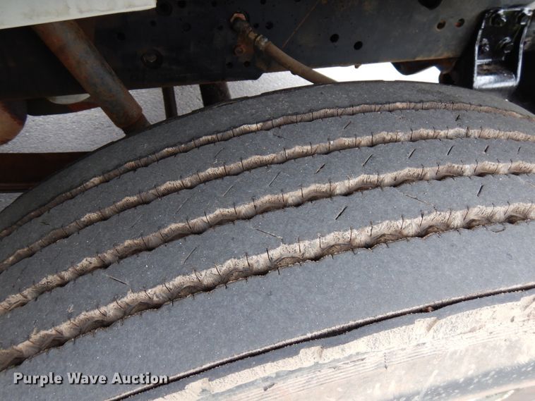 image for item HR9196 1997 International 4700  forestry bucket truck