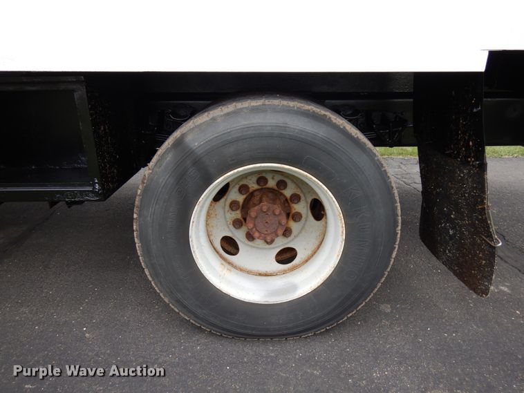 image for item HR9196 1997 International 4700  forestry bucket truck